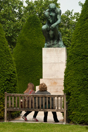 tourists in Rodin Museum in Parisのeditorial素材