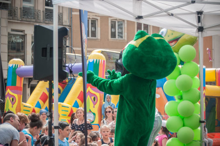 MULHOUSE - France - 28 May 2017 - animation for children in inflatable game in main placeのeditorial素材