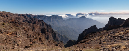 La Palma, Canary Islands - November 11, 2021. Views of eruption of Cumbre Vieja Volcano. The Palm.の写真素材