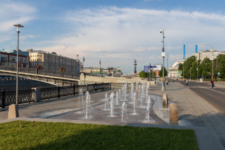 Moscow, Russia, 6 June 2022: Morning landscape around the Bolshoi Moskvoretsky Bridge. Moscow riverのeditorial素材