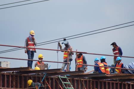 people construct building , runway of BTS train in Bangkokのeditorial素材