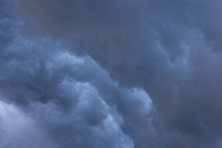 cloud condition before rain and storm