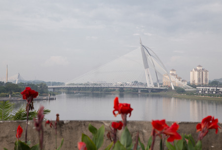 PUTRAJAYA, MALAYSIA - SEP 28: The modern design of Seri Wawasan Bridge on September 28, 2013 in Putrajaya, Malaysia. Putrajaya is a planned city that serves as the federal administrative centre of Malaysiaのeditorial素材