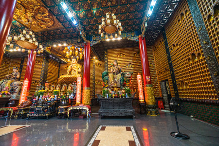 Ho Chi Minh, Vietnam - Dec 26 2020 : Interior of Thousand Buddha Temple or Chua Van Phat pagoda in District 5, Ho Chi Minh City, Vietnamのeditorial素材