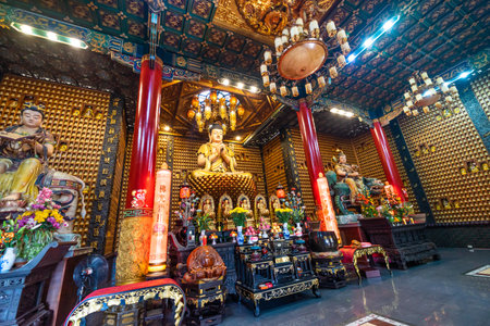 Ho Chi Minh, Vietnam - Dec 26 2020 : Interior of Thousand Buddha Temple or Chua Van Phat pagoda in District 5, Ho Chi Minh City, Vietnamのeditorial素材