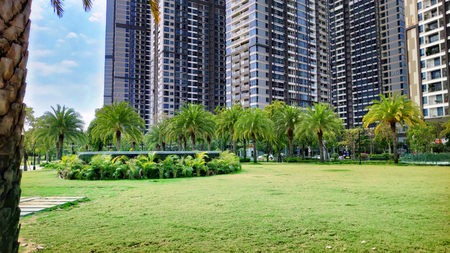 Landmark 81 super-tall skyscraper tallest building in Ho Chi Minh British Design Vinhomes investor real-estate 81 storey Saigon River in Vinhomes Central Park Binh Thanhのeditorial素材