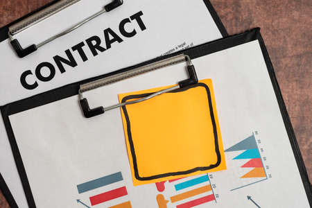 Signing New Contracts, Closing Deals, Mortegage Settelments And Calculations, Pllaning Future Debts With Charts And Tables, Home Instalments Progress Ideasの写真素材