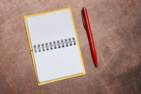Signing New Contracts, Closing Deals, Mortegage Settelments And Calculations, Pllaning Future Debts With Charts And Tables, Home Instalments Progress Ideasの写真素材
