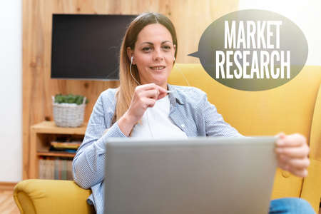 Text showing inspiration Market Research. Business approach The acttion of gathering information about consumers Watching Online Lessons, Reading Internet Blogs, Learning New Thingsの写真素材