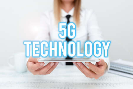 Text sign showing 5G Technology. Business concept highspeed mobile Internet, new generation wireless system networks Intern Starting A New Job Post, Student Presenting Report Studiesの写真素材