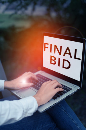 Inspiration showing sign Final Bid. Business approach The decided cost of an item which is usualy very expensiveの写真素材