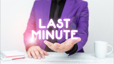 Text sign showing Last Minute. Business approach done or occurring at the latest possible time before eventの写真素材