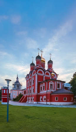 Moscow, Russia - 07 28 2020: the Patriarsheye Podvor'ye Khramov V or Znamensky Monastery in Zaryadye Park near Red Square in the center of the Russian capitalのeditorial素材
