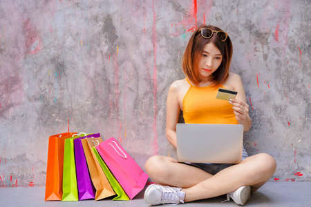 blurry picture in train station.の写真素材