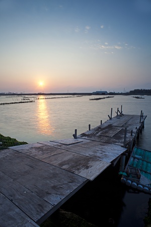 beautiful sunset in Taiwan at a Oysの写真素材