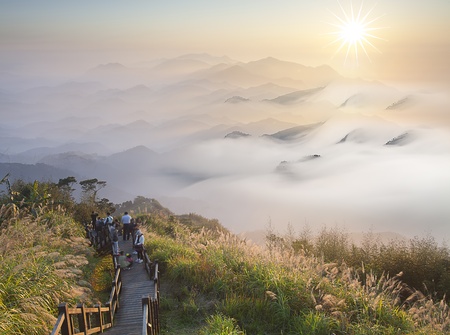 Amazing sunset and mountainのeditorial素材