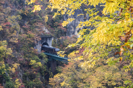 The Naruko Gorge Autumn leaves in the fall season, Japanのeditorial素材