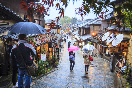 Kyoto, Japan - Nov 25, 2013 : The Kyoto, Japan at Kiyomizu-dera Temple during the fallのeditorial素材
