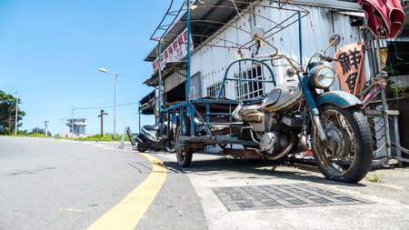 Taitung, Taiwan - May 28, 2016 : Fishing boats docked Chenggong Fishing Harbor remove fishing goodsのeditorial素材