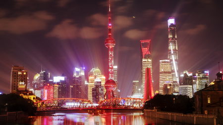 Shanghai, China - 4 Oct 2018: Long October vacation day of the long holidays in Shanghai on October, the streets of Shanghai, Chinaのeditorial素材