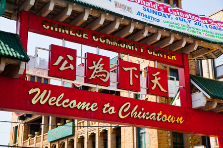 Vibrant Welcome to Chinatown Sign in Sunny Urban Settingの写真素材
