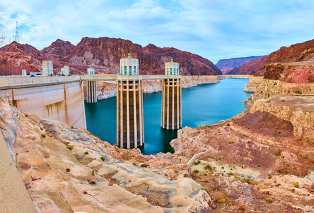 Hoover Dam and Lake Mead Panorama with Rugged Cliffsの写真素材