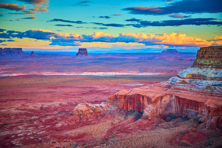 Golden Hour Red Rock Mesas and Buttes Alstrom Point Utah Desert Landscapeの写真素材