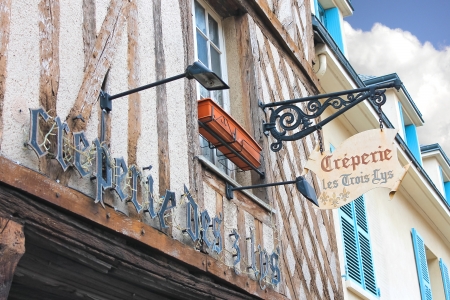A sign on the front of the house in Chartres, Franceのeditorial素材