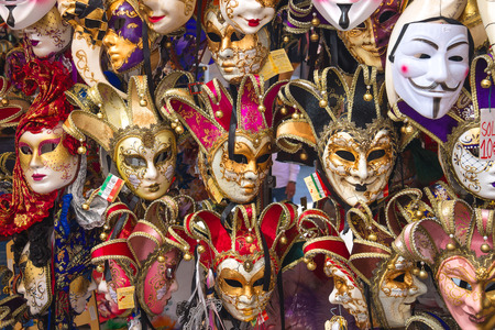 VENICE, ITALY - MAY 06, 2014: Souvenirs and carnival masks on street trading in Venice, Italyのeditorial素材