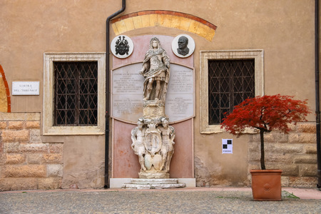VERONA, ITALY - MAY 7, 2014:  Statue in the courtyard of the Palazzo del Capitano, Piazza Dante, Verona, Italyのeditorial素材