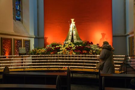 Den Bosch, Netherlands - January 17, 2015: People in the cathedral Dutch city of Den Boschのeditorial素材