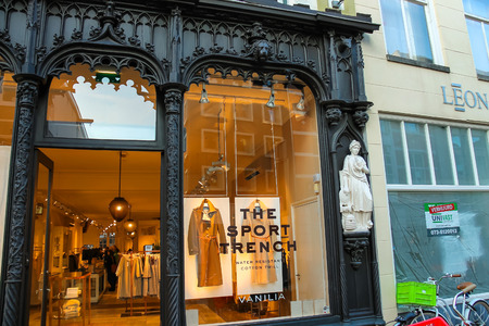 Den Bosch, Netherlands - January 17, 2015: Showcase clothing store "Vanilla" in the  Dutch city of Den Boschのeditorial素材