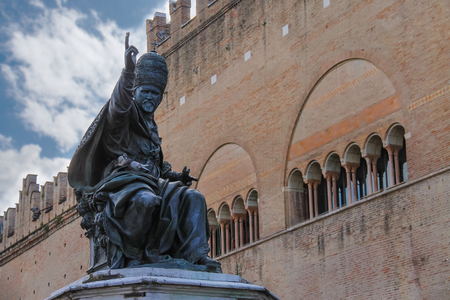 Statue of Pope Paul V on Cavour square in Rimini, Italyのeditorial素材