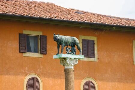 Statue of Romulus, Remus and Capitoline wolf in Pisa, Italyのeditorial素材