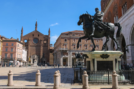 Piacenza, Italy - August 7, 2016: Two bronze equestrian statues of Alessandro Farnese, Duke of Parma (by Alessandro Mochi)のeditorial素材