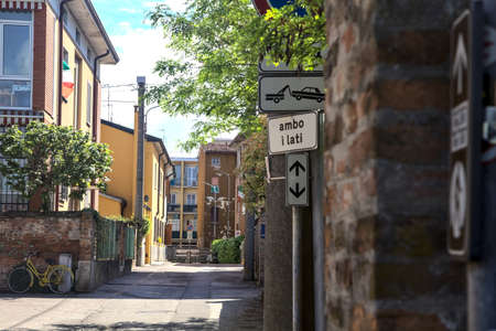 Dead end street in a residential area of an italian townの写真素材