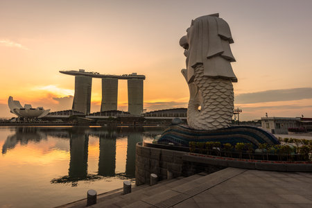 The Merlion and Marina Bay Sands in Singapore at sunriseのeditorial素材