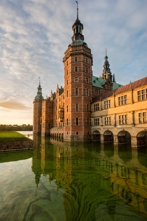 Frederiksborg Castle close to Copenhagen seen at sunriseのeditorial素材
