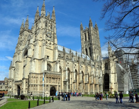 Canterbury, United Kingdom - April 20, 2012: Canterbury Anglican Cathedral and visiting tourists in Springtime.のeditorial素材