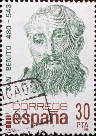 SPAIN - CIRCA 1981: A stamp printed in Spain ,shows a portrait of San Benito,circa 1981.のeditorial素材