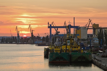 Sunset at the port in Gdansk, Poland.のeditorial素材