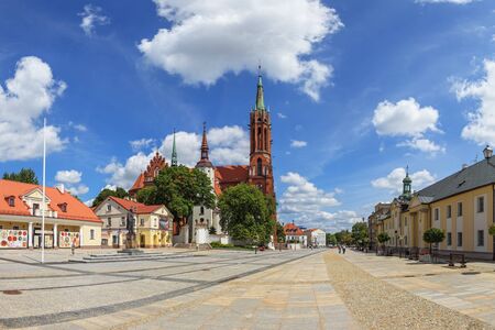 City life at the market square in Bialystok, Poland.のeditorial素材