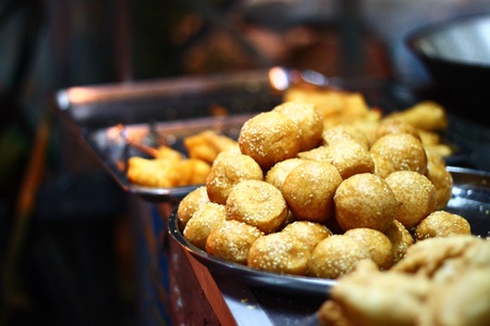 sesame balls with green beans
