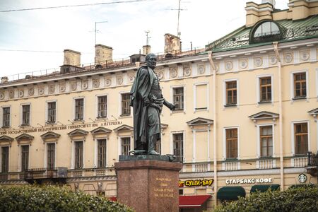 Saint Petersburg, Russia, August, 7, 2017 - Monument to Field Marshal Mikhail Barclay de Tolly. Kazanskaya Square.のeditorial素材