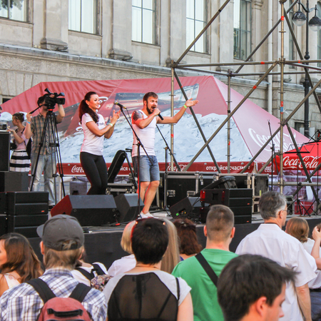 Young couple on stage. Annual international festival of jazz and blues in St. Petersburg.のeditorial素材