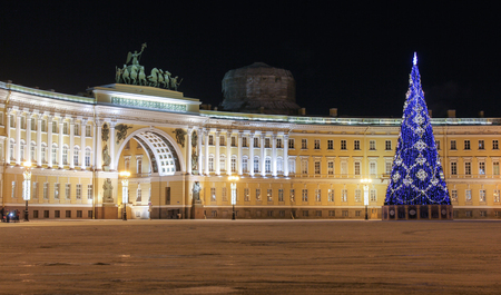 Home Christmas tree on the Palace Square. Night views of St. Petersburg at Christmas.のeditorial素材