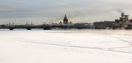 Frosty winter fog over the Neva.の写真素材