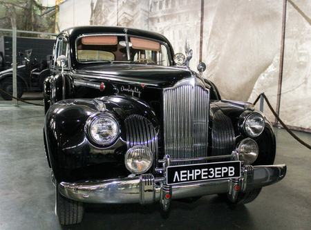 Automobiles and vehicles of the war years presented at the Lenrezerv exhibition.