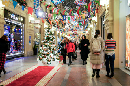 New Year's trade in the Main Department Store of Moscow.のeditorial素材