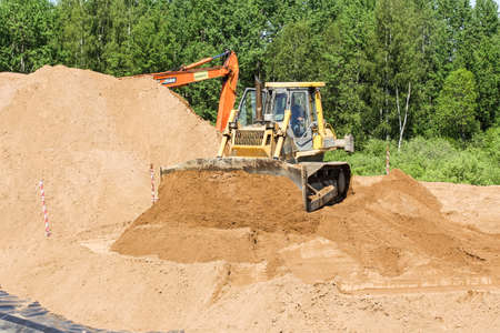 Construction of a road bridge in Kirishi across the Volkhov River.